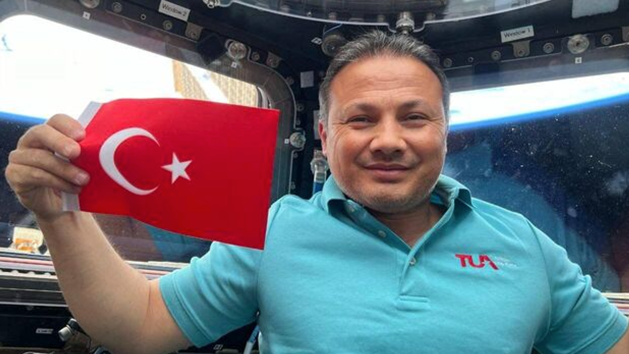 Türkiye'nin ilk astronotu Alper Gezeravcı'nın bugün Dünya'ya dönmesi planlanıyor.