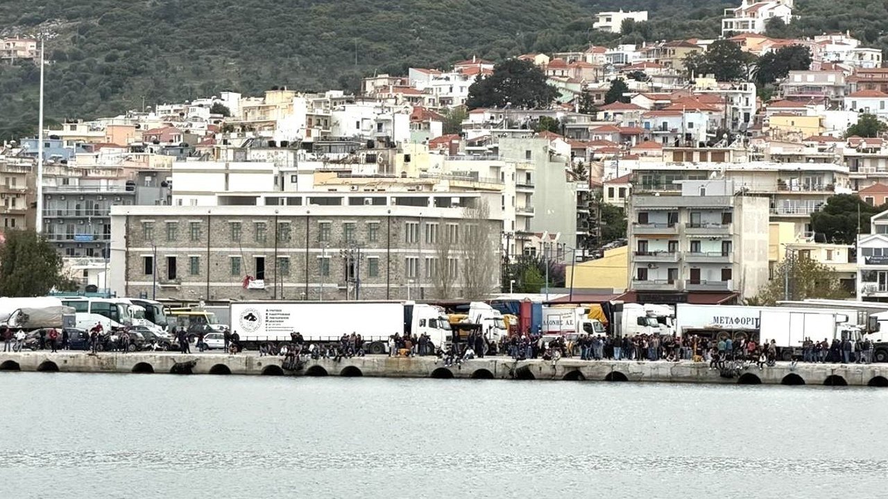 Midilli gümrüğü çarşamba gününe kadar kapalı