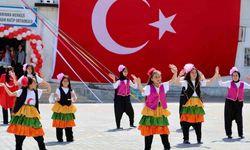 Kahramanmaraş’ta barınma merkezinde 23 Nisan coşkusu