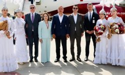 Almatı'dan Gazipaşa-Alanya Havalimanına ilk uçak seferi 'su takı' seremonisiyle karşılandı
