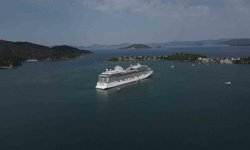 Fethiye'ye sezonun ilk kruvaziyer gemisi geldi