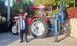 Hisarcık'ta Şeyhler köylüleri bir araya gelip traktör kepçe aldı