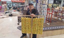 Kütahya'da dağlardan toplanan alıç tezgahlardaki yerini aldı