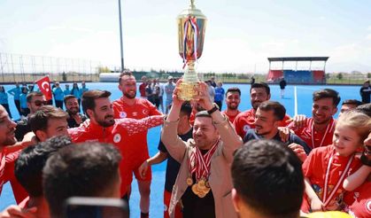 Nevşehir Belediyesi SK Hokey Takımı Avrupa şampiyonu oldu