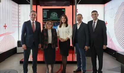 "Vodafone Business Tech Hub Teknoloji Merkezi", Gaziantep Organize Sanayi Bölgesi'nde açıldı.
