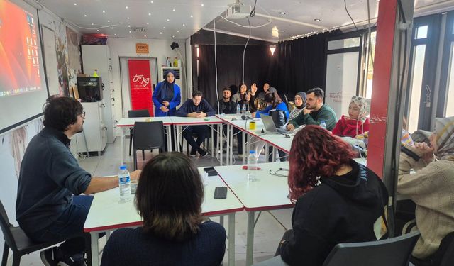 GÜZEL YARINLAR HAREKETİ TIRI GAÜN KAMPÜSÜNDE