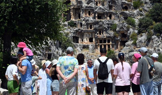 Antalya turizmde rekor tazeledi