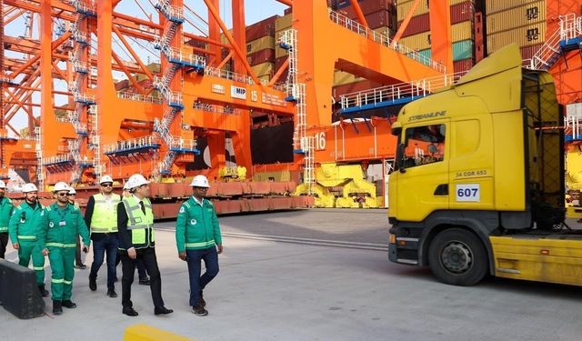 Mega gemilerin yeni adresi Mersin Limanı oldu