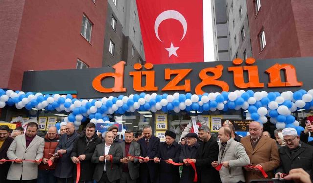 Düzgün marketler 25'nci şubesini törenle açtı