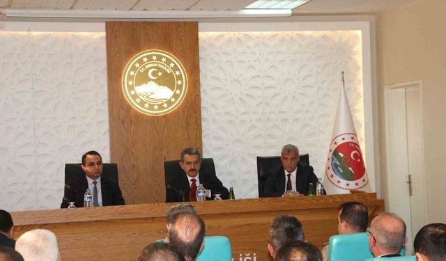 Günde yaklaşık 10 bin kişinin kullandığı Habur, Irak ile ticarette ana geçiş noktası olmayı sürdürüyor