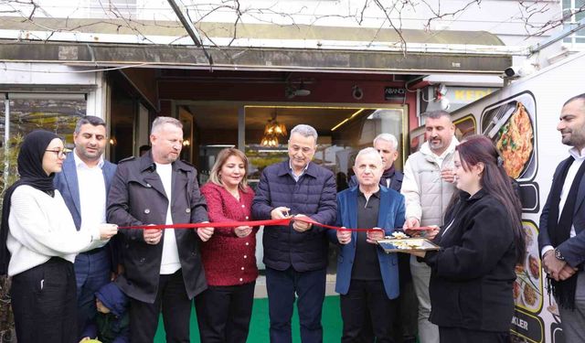 Başkan Kurnaz: 'İlkadım'da yeni işletmeler ekonomiye değer katıyor'