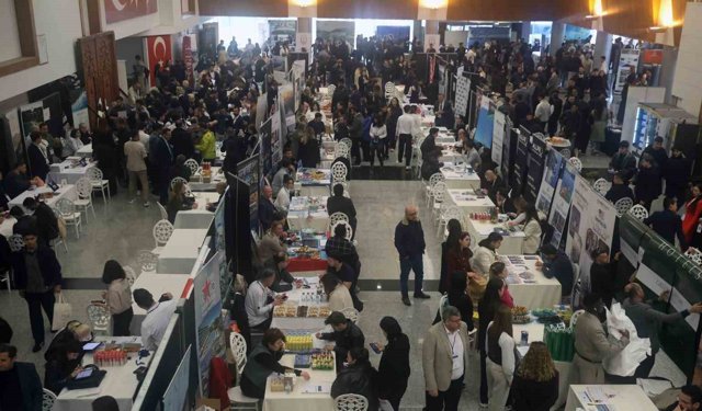 Turizm profesyonelleri öğrencilerle buluştu