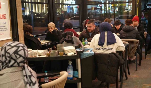 Gaziantep'te baklava kampanyası kuyruk oluşturdu