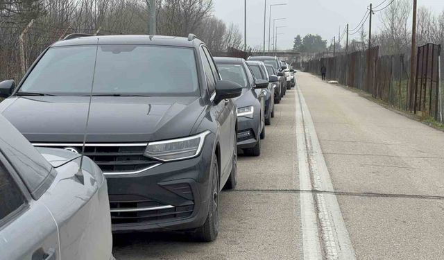 Türkler Yunan sınırında zaman zaman yoğunluk oluşturuyor