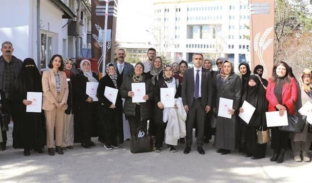 Erzurum'da kadınlara kırmızılahana ve kereviz yetiştiriciliği eğitimi