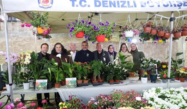 Honaz Ata Tohumu Şenliğinde binlerce tohum ve fide vatandaşlara dağıtıldı