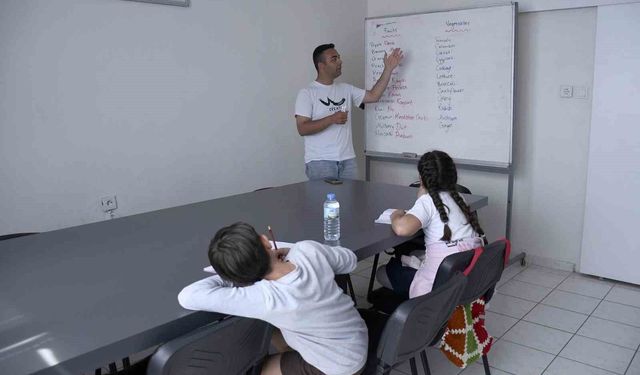 Kuşadalı'lar Adalı Kart ile kazanıyor