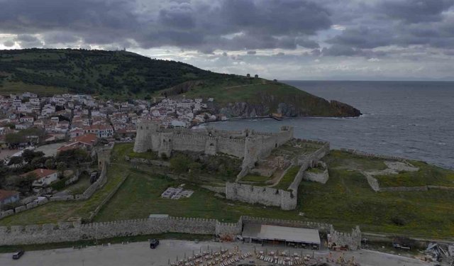 Kuzey Ege'nin turizm merkezi Bozcaada 3 günlük tatilde yüzde 70 doluluk oranına ulaştı