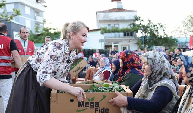 Merkezefendi Belediyesi tarıma destek amacıyla binlerce fideyi üreticiye dağıtıldı