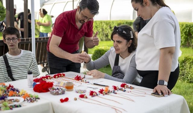 Mersin'de Engelliler Haftasında 60 vatandaşa akülü sandalye desteği