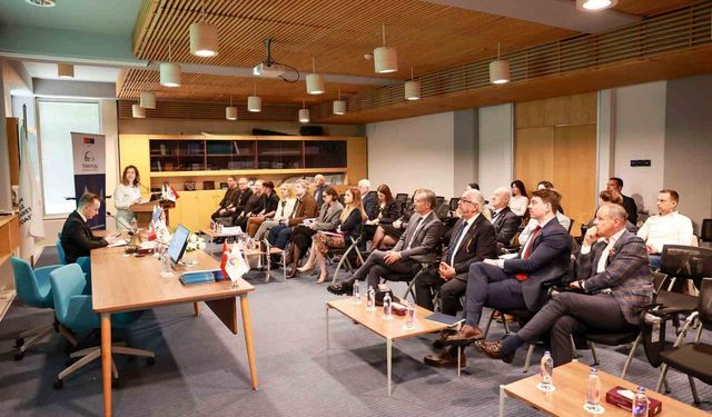 Mersin'in lojistik gücü Avrupa'ya tanıtılıyor