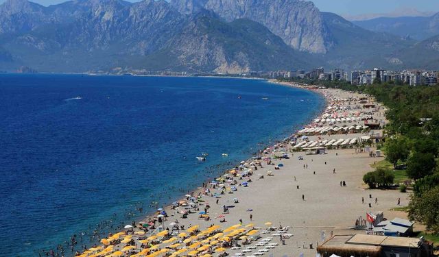 Antalya turizmde de bayramı yaşadı: Yüzde 100 doluluk oranına ulaşıldı