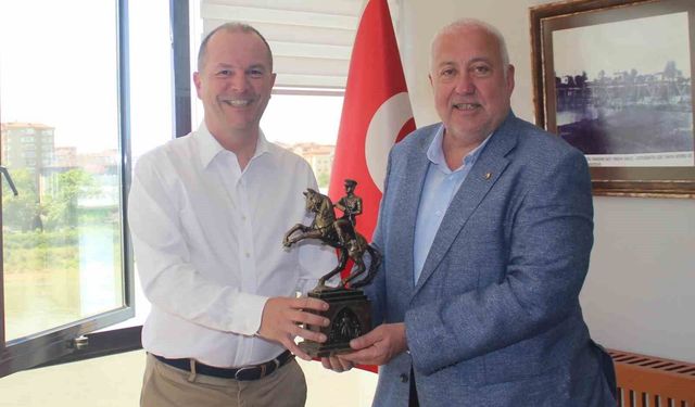Çarşamba'da fındık hasadında yeni dönem: Modern tarım makinesi tanıtıldı