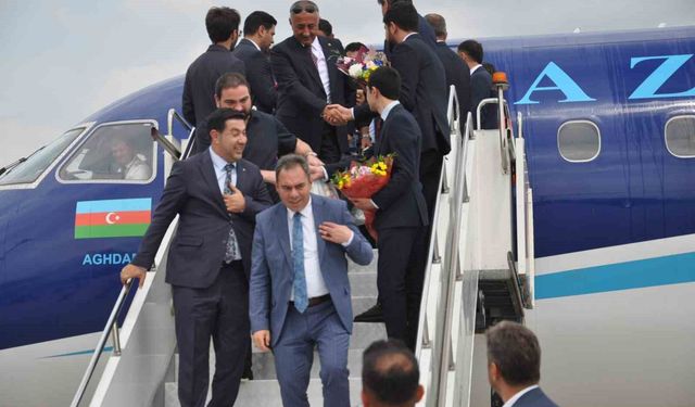 Bakü-Kars direkt uçak seferleri başladı