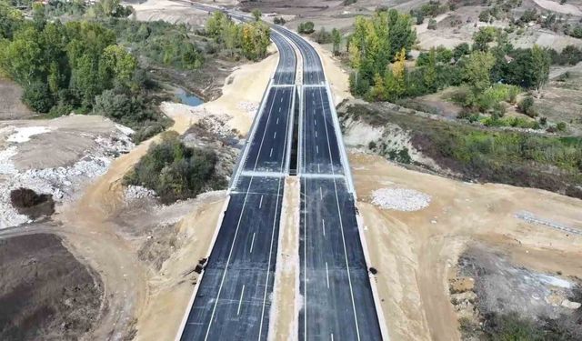 Yaklaşık 4 milyar TL proje bedelli yolda çalışmalar sürüyor