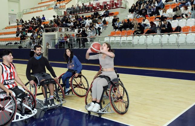 GAÜN’DE 3 ARALIK DÜNYA ENGELLİLER GÜNÜ GÖSTERİ MAÇI