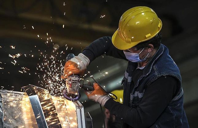 Sanayi üretimi yıllık yüzde 2,2 arttı