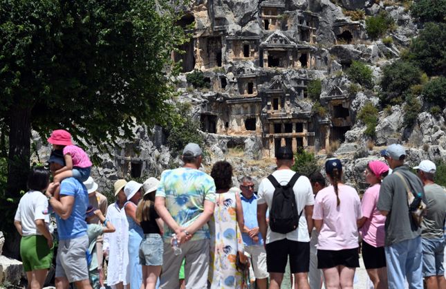 Antalya turizmde rekor tazeledi