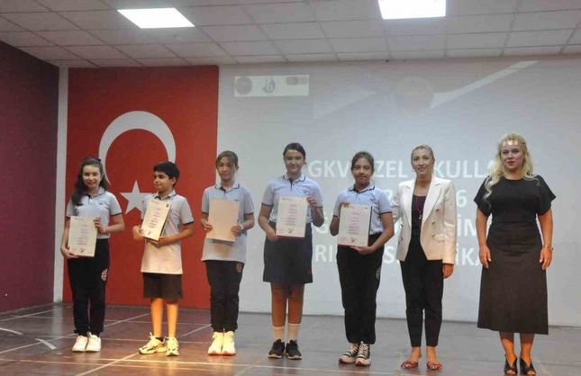 GKV’de 2025 Cambridge Sertifika töreni heyecanı