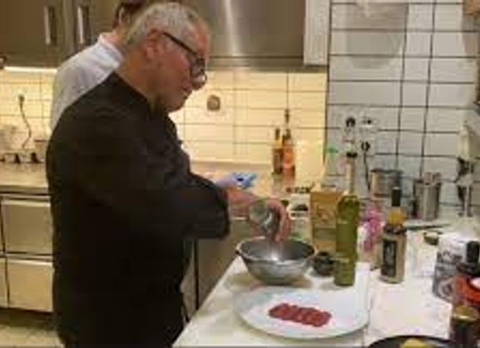 2. MICHELIN STAR ŞEF WOLFGANG PUCK  SUNUMLARINI SHOPSA ÜRÜNLERİ İLE YAPTI