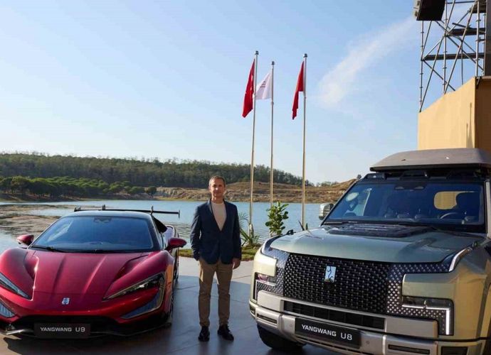 BYD Türkiye, yüzen ve zıplayabilen araçlarıyla teknoloji şovu yaptı