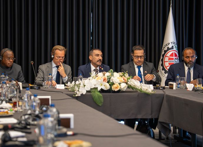 Yıldırım: "Diplomasiyi ticaretle, ticareti kalkınmayla birleştirmek istiyoruz"