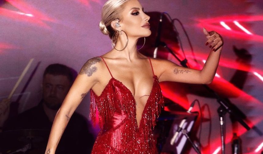 İrem Derici artık bir 'Showgirl'!