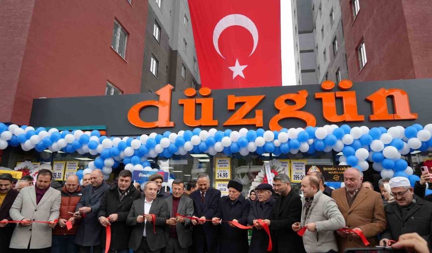 Düzgün marketler 25'nci şubesini törenle açtı