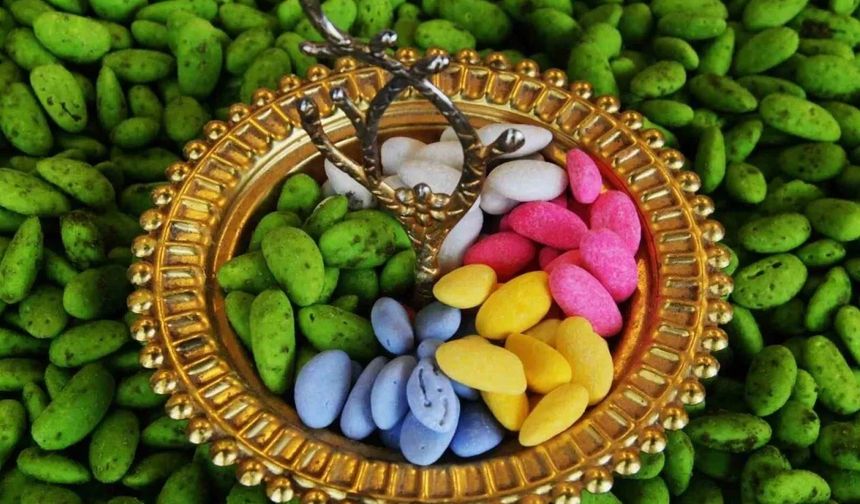 Antep fıstıklı badem şekeri Ramazan'da ağızları tatlandırıyor