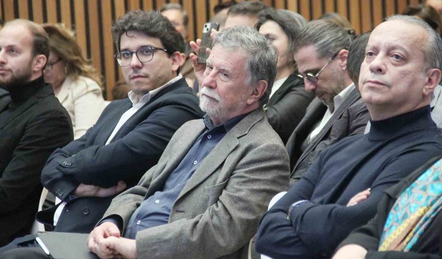 EGİAD 'Dönüşüm Sahnesi' ile iş dünyasının liderlerini İzmir'de buluşturdu