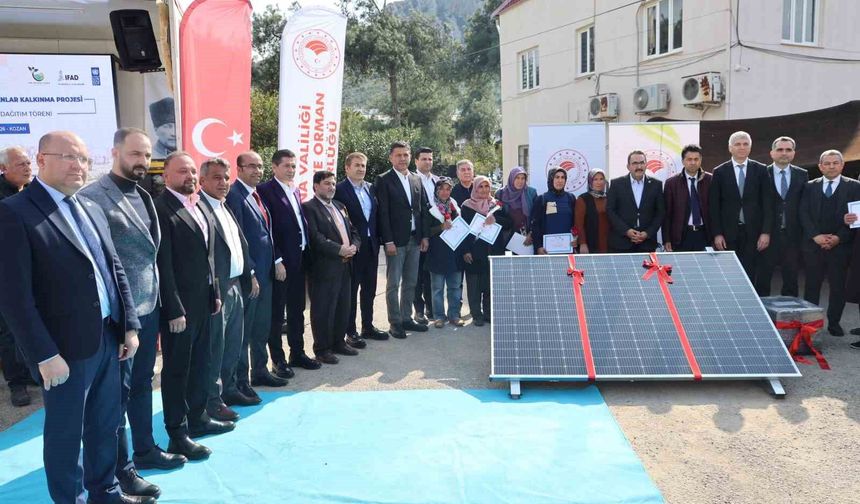 Adana'da konargöçer kadınlara taşınabilir enerji desteği