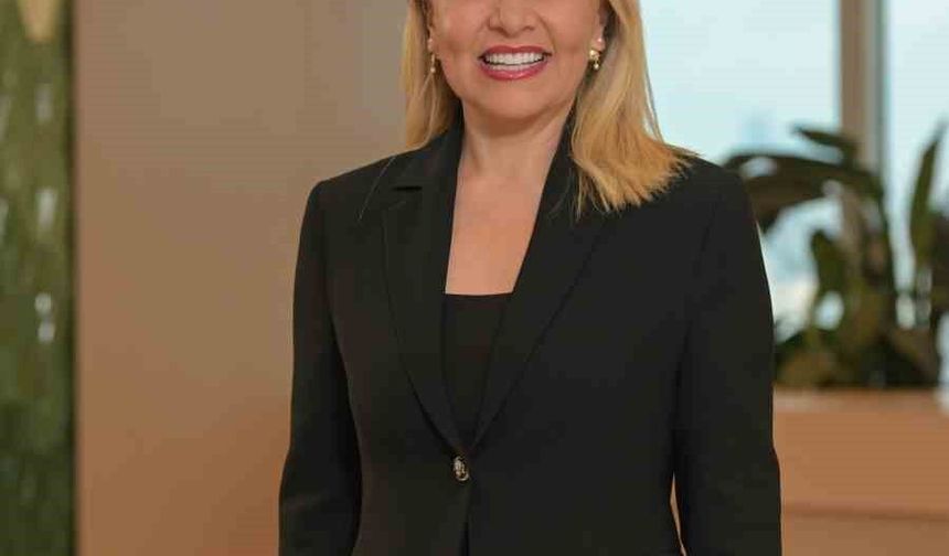 Akbank'tan kadınların iş hayatında karşılaştığı engelleri görünür kılan araştırma