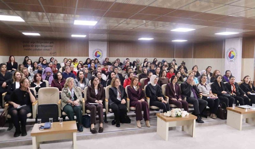 Ardahan'da Kadın Girişimciliği Zirvesine yoğun İlgi