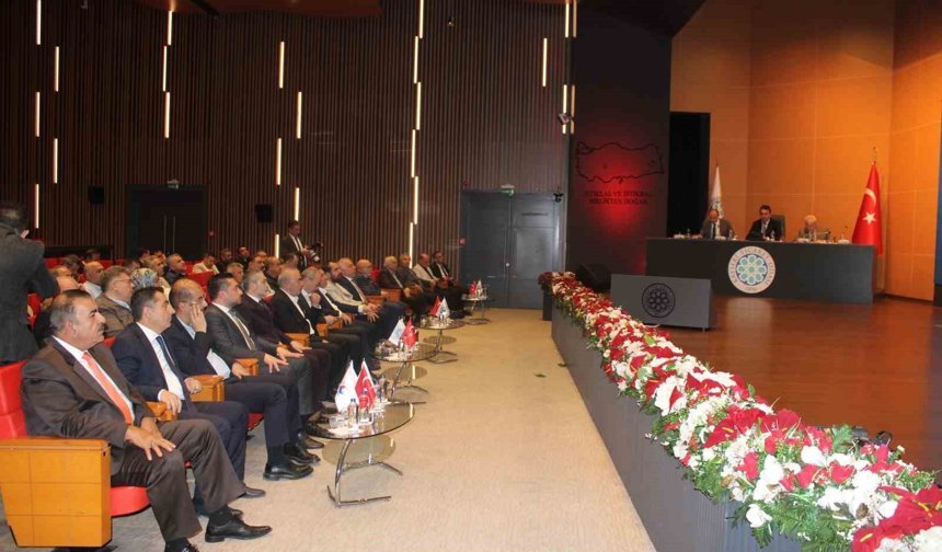 Başkan Gülsoy: 'Dünya ekonomisindeki bu devasa dalgalanmalar ülkemizi ve her bir sanayicimizi etkiliyor'