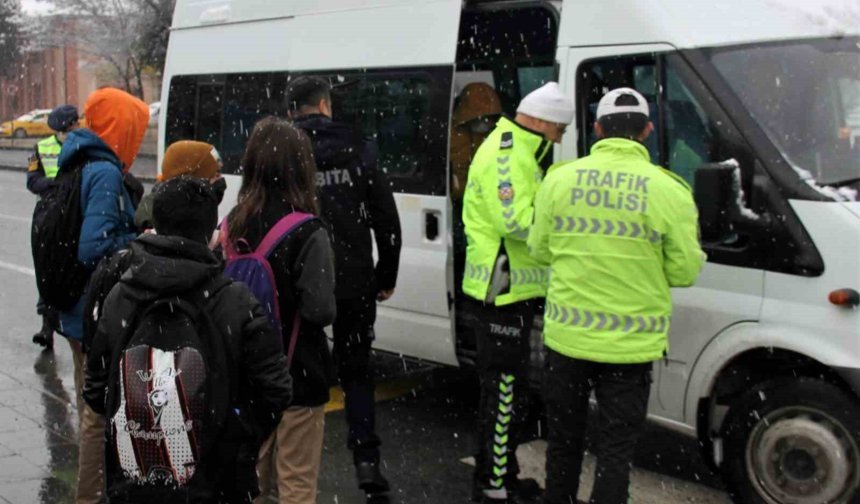 Erzincan'da veliler tepkili: Servis ücretlerine zam