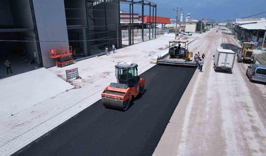 Turgutlu'da 3 bin tonluk asfalt hamlesi