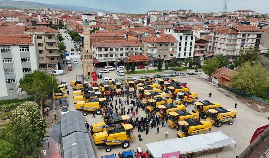 Yerköy'de biçerdöverler festival havasında uğurlandı