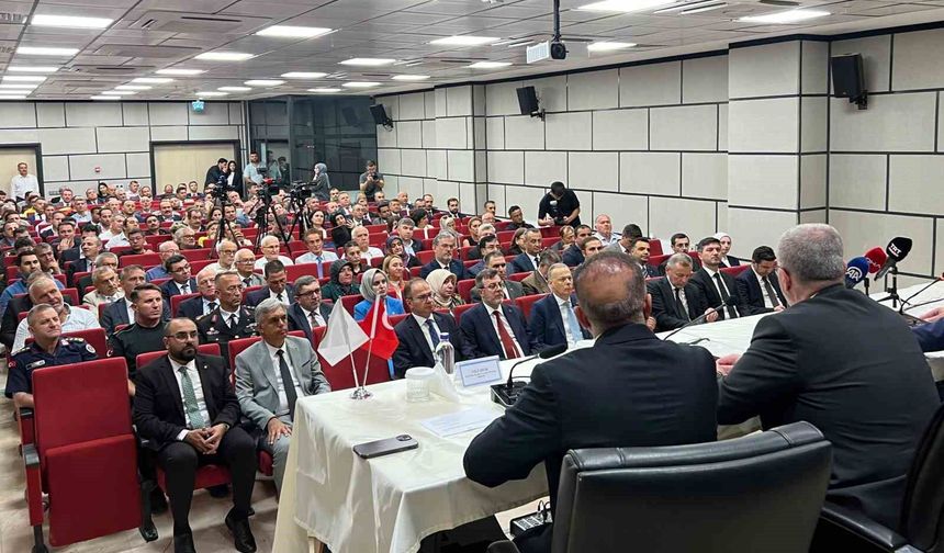 Bakan Bolat: '2025 yılı itibarıyla mal ihracatımızı 273,2 milyar dolara yükselterek Cumhuriyet tarihimizin en yüksek ihracat seviyesine ulaştık'