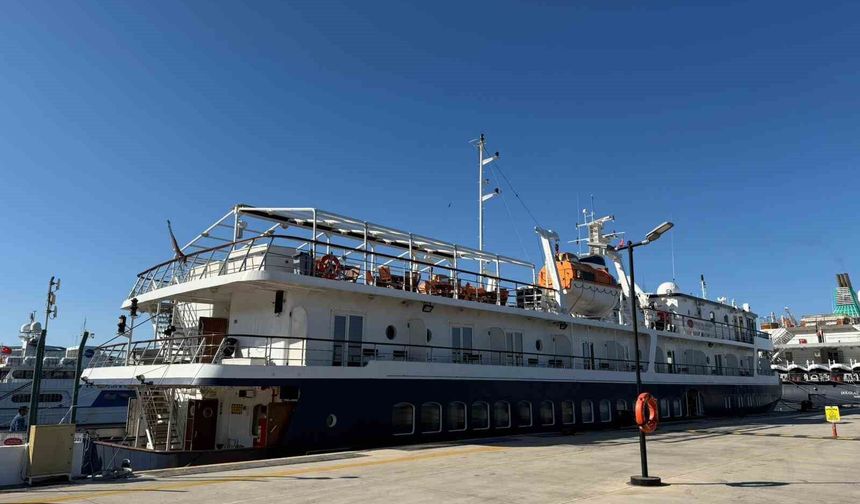 Bodrum'a 3 gemi birden geldi