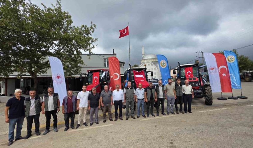 Dedeoba'da ORKÖY desteğiyle 3 traktör hak sahiplerine teslim edildi